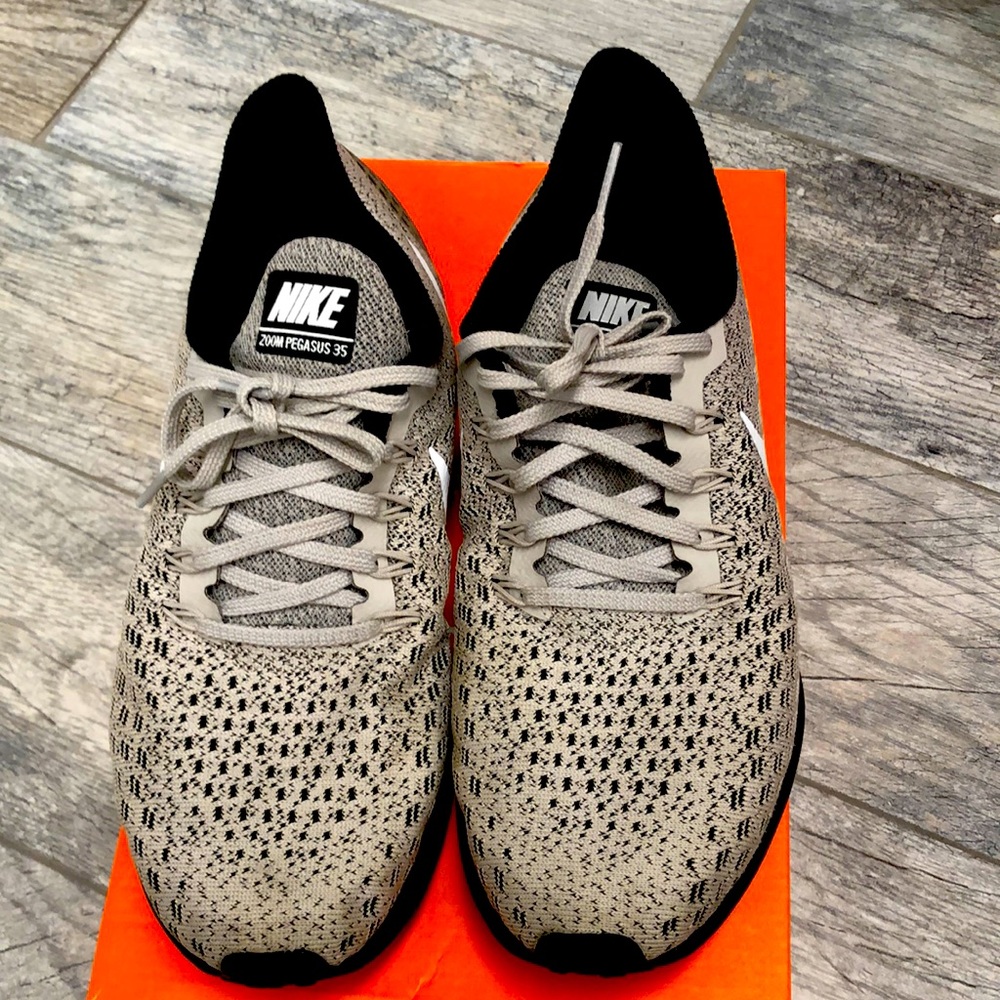 Nike Air Zoom Pegasus 35 Women’s Size 9.5